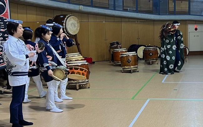 横浜市青葉区の地域ふれあい会での和太鼓演奏の様子1