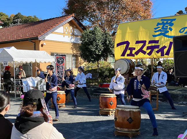 2025愛のフェスティバルでの和太鼓演奏の様子1