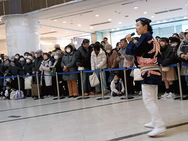 202601たまプラーザ東急百貨店での和太鼓演奏の様子4