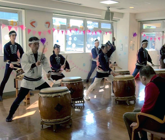 202602ワーク中川での和太鼓演奏の様子1