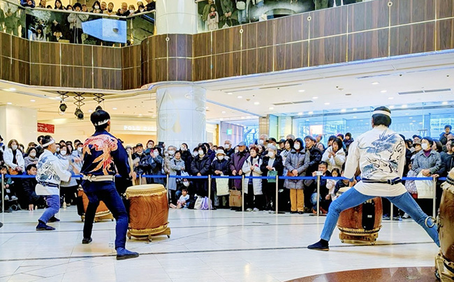 202601たまプラーザ東急百貨店での和太鼓演奏の様子5