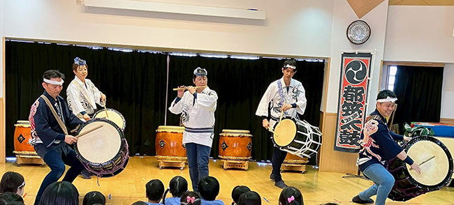 2026荏田南幼稚園誕生会での和太鼓演奏の様子5